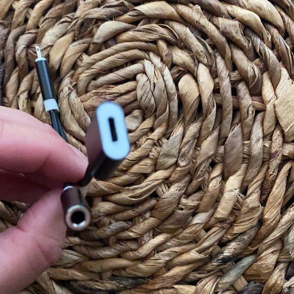 lightning Charger & Aux toggle adapter for iPhone new black silver new - Picture 3 of 3